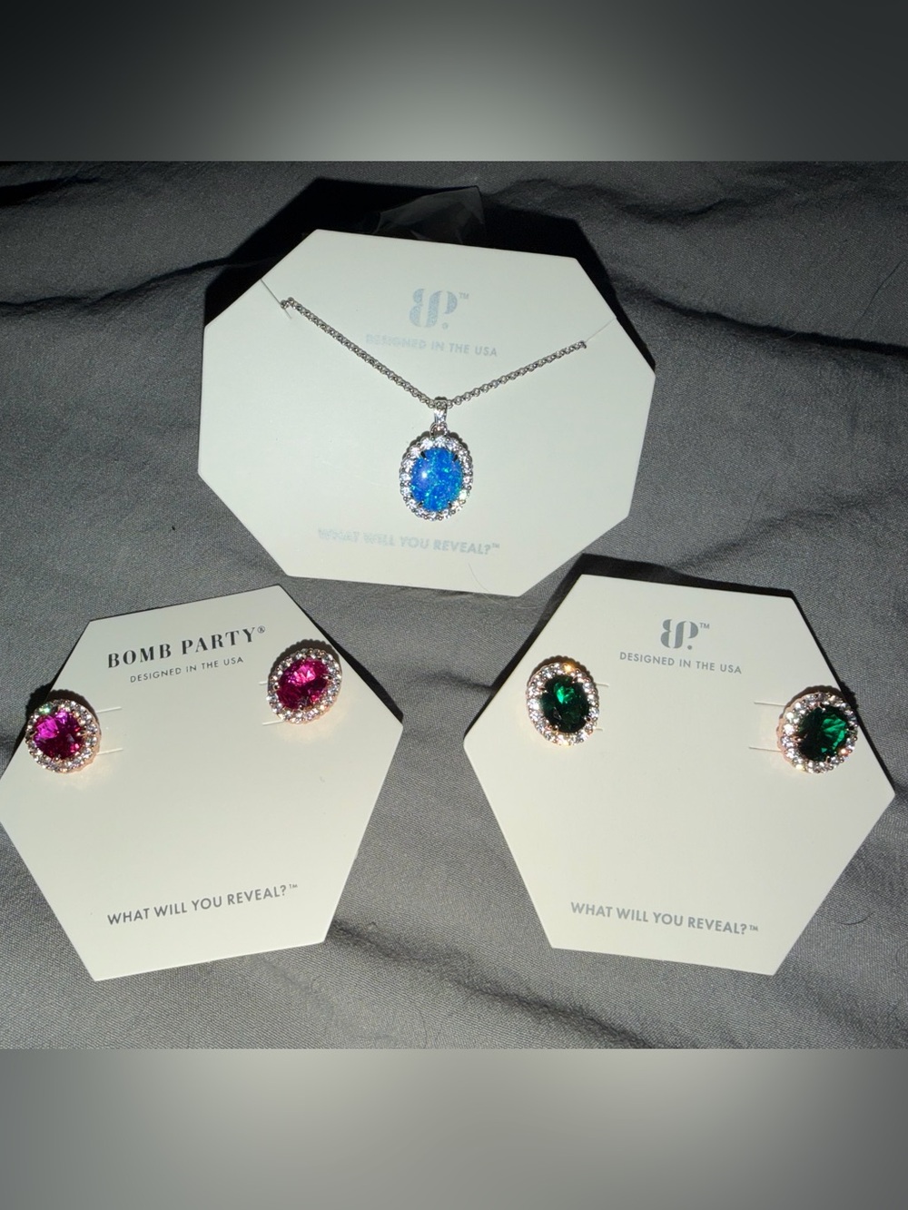 Bomb party 2424 Necklace and earrings bundle